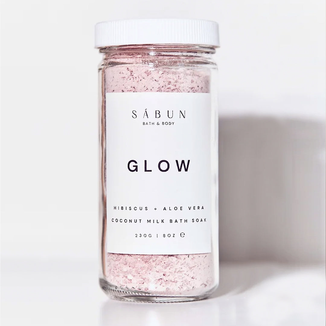 Glow Bath Soak - Coconut Milk, Hibiscus & Aloe Vera 230 g Glass Jar