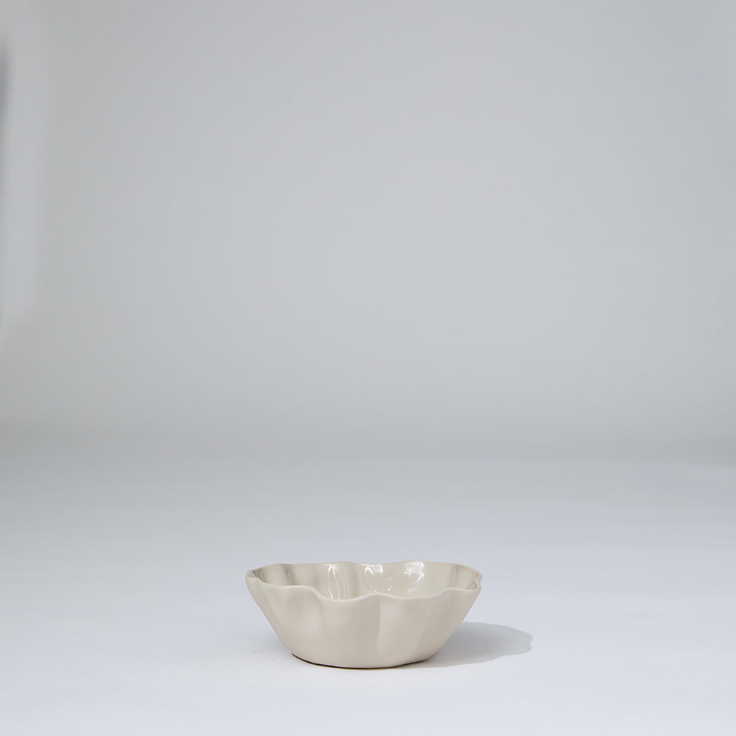 Ruffle Bowl - Chalk - Small